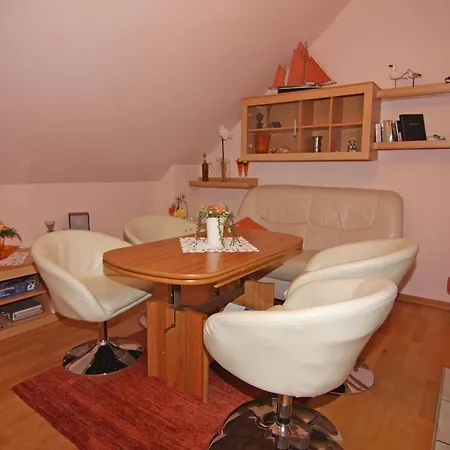 In With Balcony 公寓 *