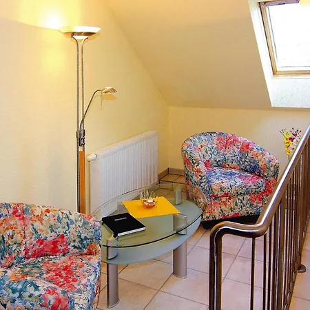 公寓 In With Balcony